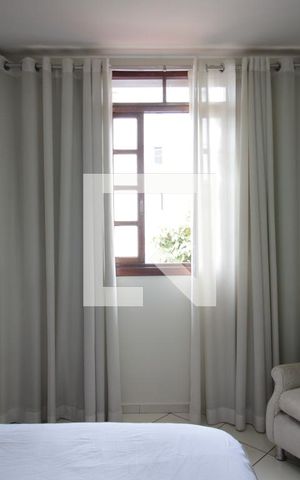Casa à venda com 320m², 3 quartos e 4 vagasSuite