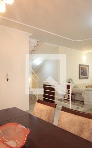 Casa à venda com 320m², 3 quartos e 4 vagasSala