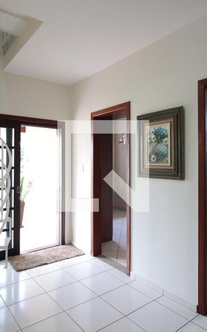 Casa à venda com 320m², 3 quartos e 4 vagasHall dos Quartos