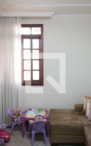 Casa à venda com 320m², 3 quartos e 4 vagasSala de TV