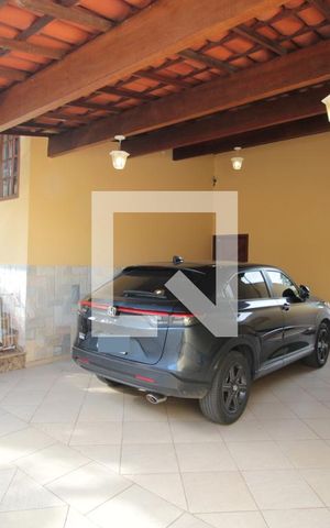 Casa à venda com 320m², 3 quartos e 4 vagasGaragem