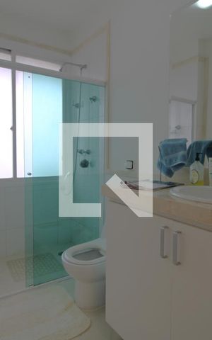 Apartamento à venda com 411m², 4 quartos e 3 vagasBanheiro da Suíte 2