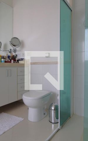 Apartamento à venda com 411m², 4 quartos e 3 vagasbanheiro da Suíte 4
