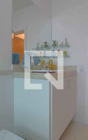Apartamento à venda com 411m², 4 quartos e 3 vagasBanheiro da Suíte 2