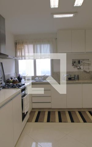 Apartamento à venda com 411m², 4 quartos e 3 vagasCozinha