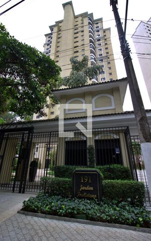 Apartamento para alugar com 158m², 2 quartos e 3 vagasFachada e portaria