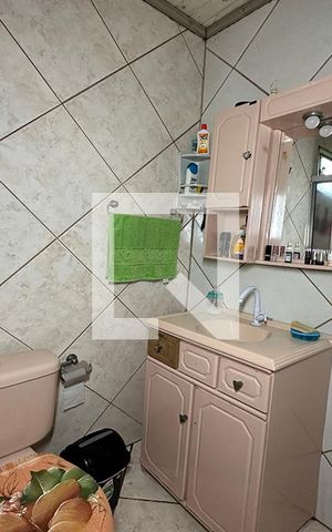 Casa à venda com 140m², 3 quartos e 2 vagasBanheiro