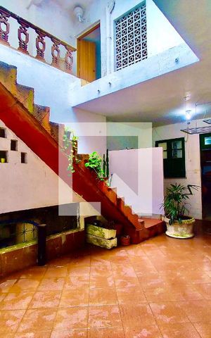 Casa à venda com 600m², 6 quartos e 2 vagas Casa à venda com 600m², 6 quartos e 2 vagasÁrea serviço