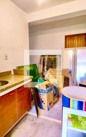 Casa à venda com 600m², 6 quartos e 2 vagas Casa à venda com 600m², 6 quartos e 2 vagasCozinha auxiliar