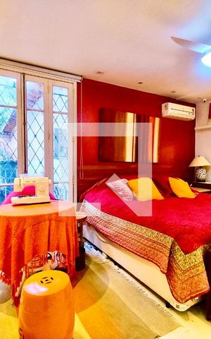 Casa à venda com 600m², 6 quartos e 2 vagas Casa à venda com 600m², 6 quartos e 2 vagasSuíte