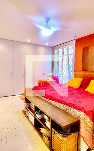 Casa à venda com 600m², 6 quartos e 2 vagas Casa à venda com 600m², 6 quartos e 2 vagasSuíte