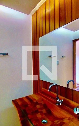 Casa à venda com 600m², 6 quartos e 2 vagas Casa à venda com 600m², 6 quartos e 2 vagasLavabo