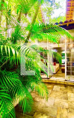 Casa à venda com 600m², 6 quartos e 2 vagas Casa à venda com 600m², 6 quartos e 2 vagasVaranda 2