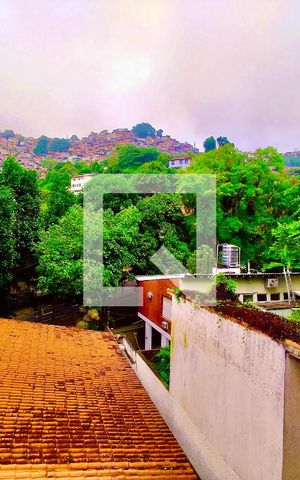 Casa à venda com 600m², 6 quartos e 2 vagas Casa à venda com 600m², 6 quartos e 2 vagasCozinha auxiliar vista