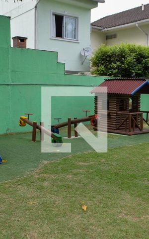 Casa de condomínio à venda com 107m², 3 quartos e 2 vagas Casa de condomínio à venda com 107m², 3 quartos e 2 vagasÁrea comum - Playground
