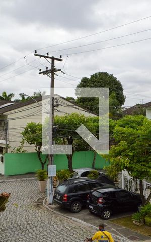 Casa de condomínio à venda com 107m², 3 quartos e 2 vagas Casa de condomínio à venda com 107m², 3 quartos e 2 vagasVista da Suíte