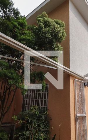 Casa à venda com 180m², 3 quartos e 4 vagasFachada Interna