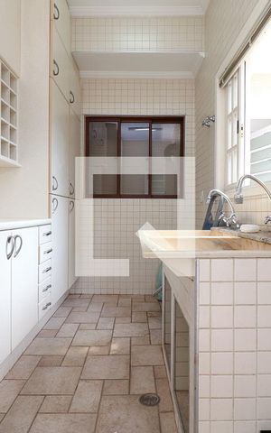 Casa à venda com 180m², 3 quartos e 4 vagasÁrea de Serviço