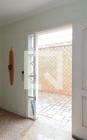 Casa à venda com 180m², 3 quartos e 4 vagasHall dos Quartos