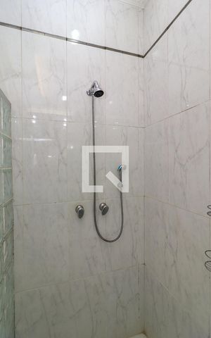 Casa à venda com 180m², 3 quartos e 4 vagasBanheiro da Suíte 1
