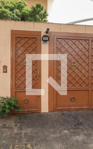Casa à venda com 180m², 3 quartos e 4 vagasFachada