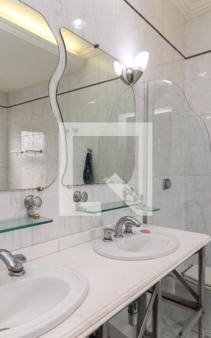 Casa à venda com 180m², 3 quartos e 4 vagasBanheiro da Suíte 1