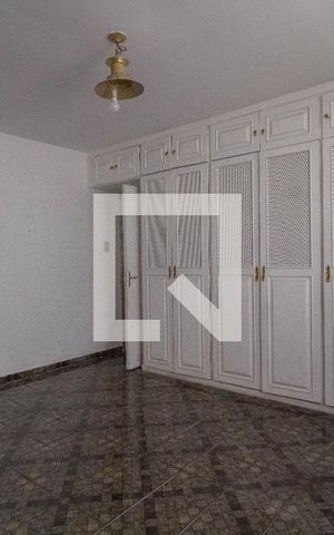 Casa à venda com 200m², 3 quartos e 1 vaga Casa à venda com 200m², 3 quartos e 1 vagaQuarto 3 - Suíte