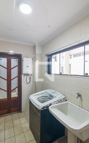 Apartamento à venda com 134m², 4 quartos e 2 vagas Apartamento à venda com 134m², 4 quartos e 2 vagasÁrea de Serviço