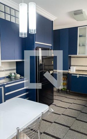 Apartamento à venda com 300m², 3 quartos e 4 vagas Apartamento à venda com 300m², 3 quartos e 4 vagasCozinha