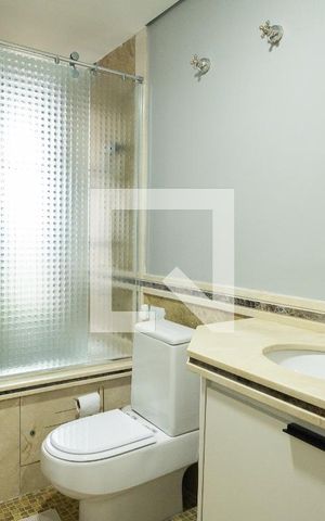Apartamento à venda com 300m², 3 quartos e 4 vagas Apartamento à venda com 300m², 3 quartos e 4 vagasBanheiro - Suite 3