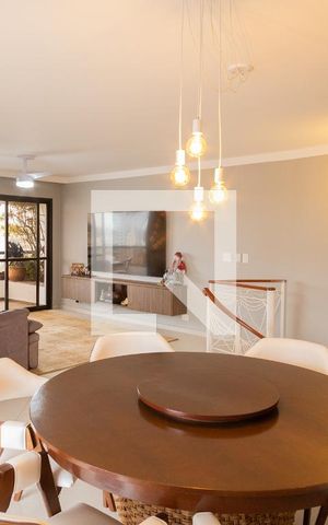 Apartamento à venda com 300m², 3 quartos e 4 vagas Apartamento à venda com 300m², 3 quartos e 4 vagasCobertura
