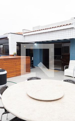 Apartamento à venda com 300m², 3 quartos e 4 vagas Apartamento à venda com 300m², 3 quartos e 4 vagasCobertura