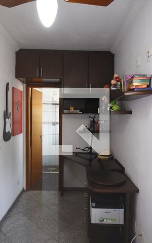Casa à venda com 232m², 4 quartos e 2 vagasSuíte 3