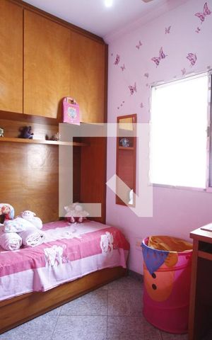 Casa à venda com 232m², 4 quartos e 2 vagasSuíte 1 e 2