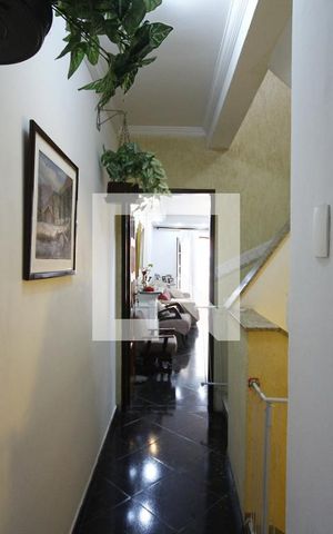 Casa à venda com 232m², 4 quartos e 2 vagasCorredor 