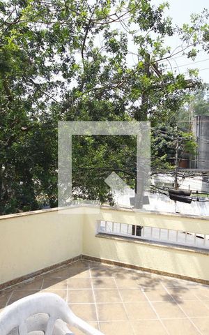 Casa à venda com 232m², 4 quartos e 2 vagasVaranda