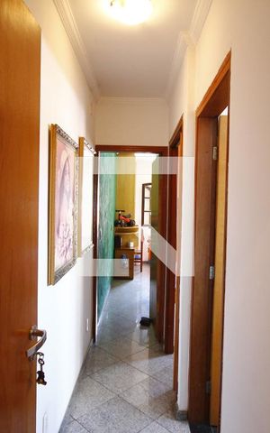 Casa à venda com 232m², 4 quartos e 2 vagasSuíte 1 e 2