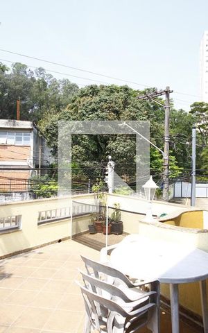 Casa à venda com 232m², 4 quartos e 2 vagasVaranda