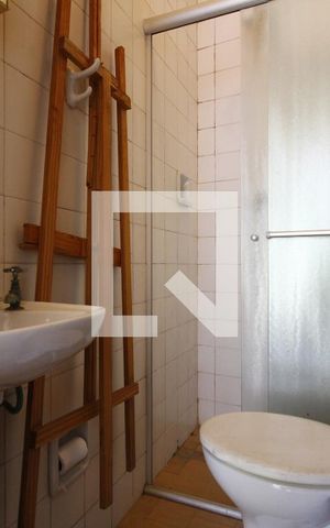 Casa à venda com 232m², 4 quartos e 2 vagasBanheiro de Serviço