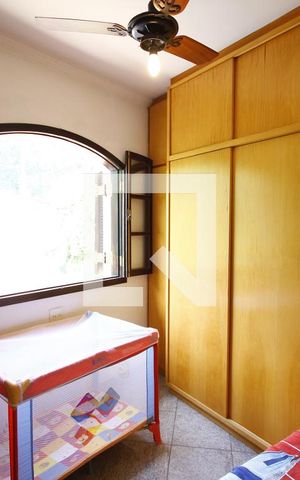 Casa à venda com 232m², 4 quartos e 2 vagasSuíte 1 e 2