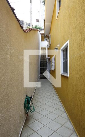 Casa à venda com 232m², 4 quartos e 2 vagasCorredor quintal