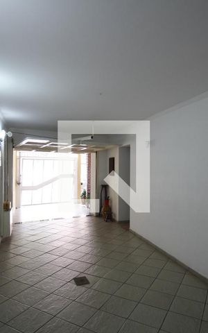 Casa à venda com 232m², 4 quartos e 2 vagasGaragem