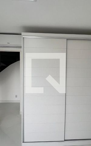 Apartamento para alugar com 110m², 2 quartos e 4 vagas Apartamento para alugar com 110m², 2 quartos e 4 vagasQuarto