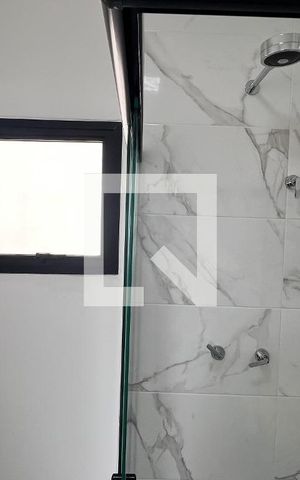 Apartamento para alugar com 110m², 2 quartos e 4 vagas Apartamento para alugar com 110m², 2 quartos e 4 vagasBanheiro da Suíte