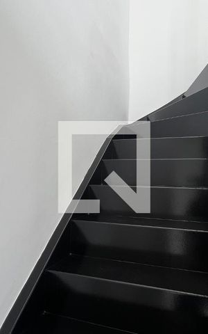 Apartamento para alugar com 110m², 2 quartos e 4 vagas Apartamento para alugar com 110m², 2 quartos e 4 vagasEscada