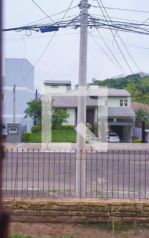 Casa à venda com 330m², 3 quartos e 2 vagas Casa à venda com 330m², 3 quartos e 2 vagasVista