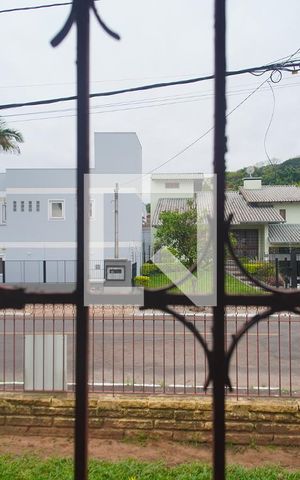 Casa à venda com 330m², 3 quartos e 2 vagas Casa à venda com 330m², 3 quartos e 2 vagasVista