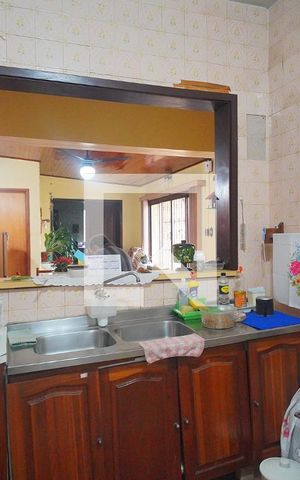 Casa à venda com 330m², 3 quartos e 2 vagas Casa à venda com 330m², 3 quartos e 2 vagasCozinha