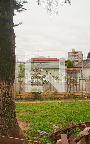 Casa à venda com 330m², 3 quartos e 2 vagas Casa à venda com 330m², 3 quartos e 2 vagasÁrea Externa