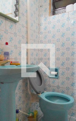 Casa à venda com 330m², 3 quartos e 2 vagas Casa à venda com 330m², 3 quartos e 2 vagasBanheiro 1